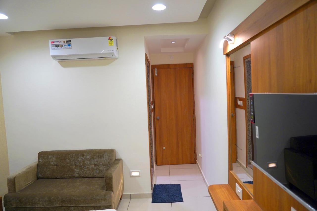 Hotel Lee Grand Ānand Εξωτερικό φωτογραφία