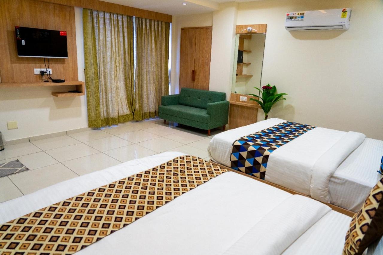 Hotel Lee Grand Ānand Εξωτερικό φωτογραφία